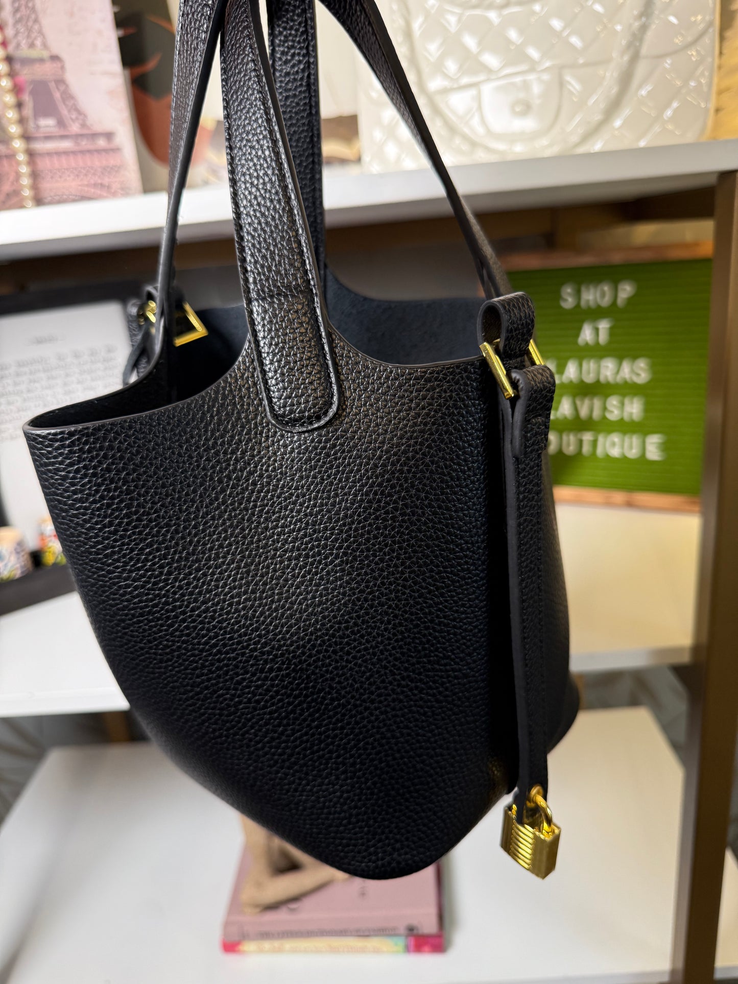 Daily Bucket Bag
