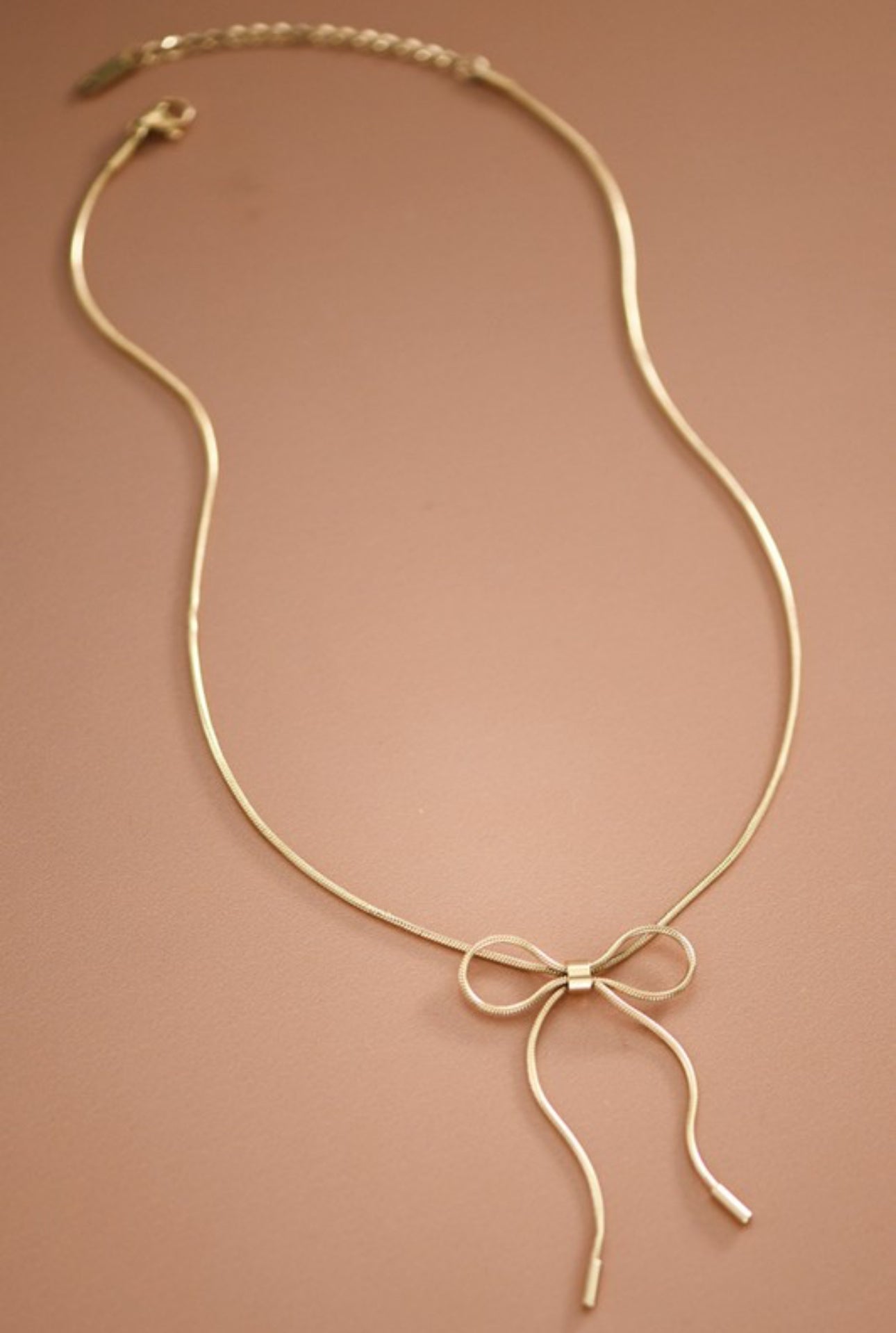The Bow Necklace