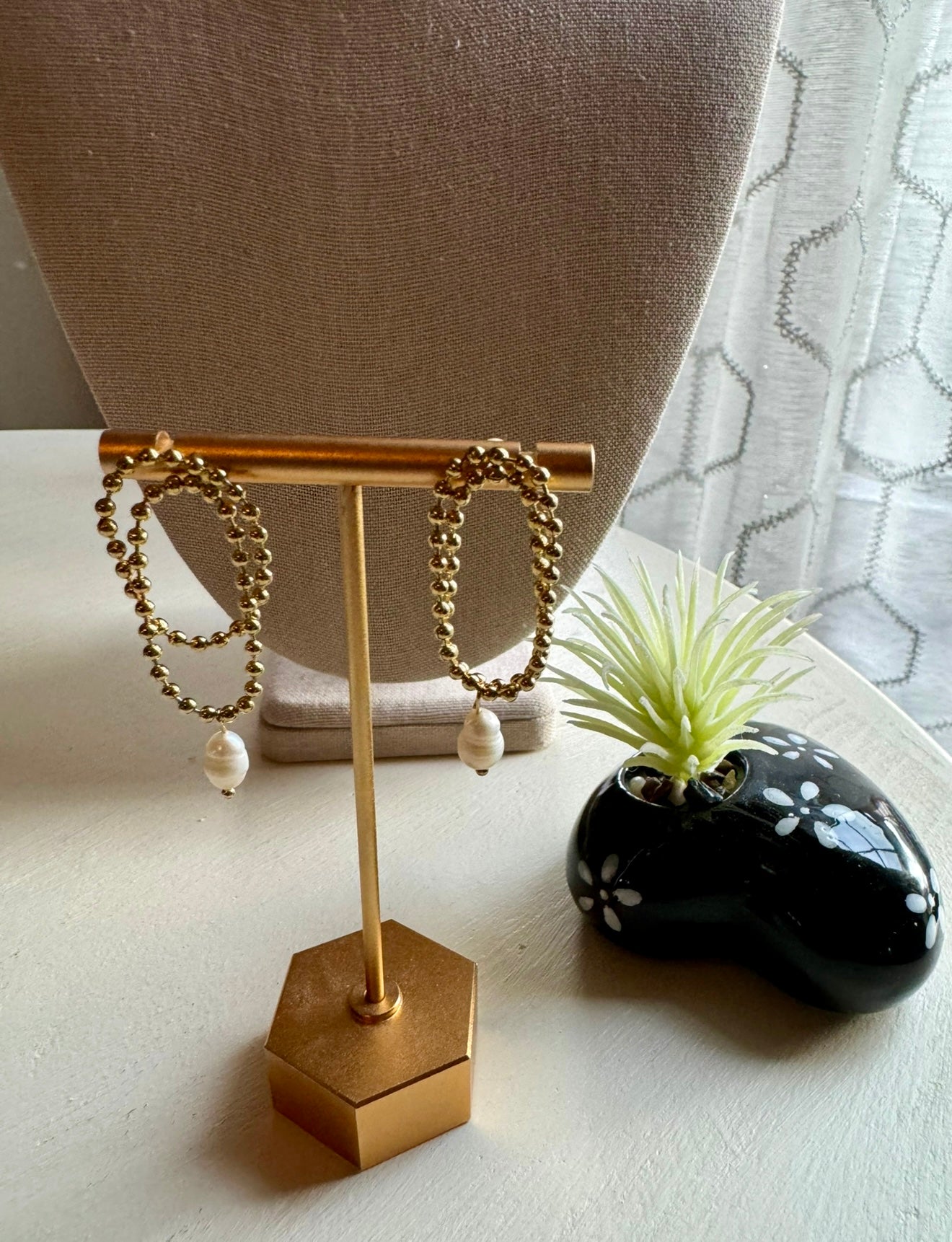 Ivory Kiss Earrings