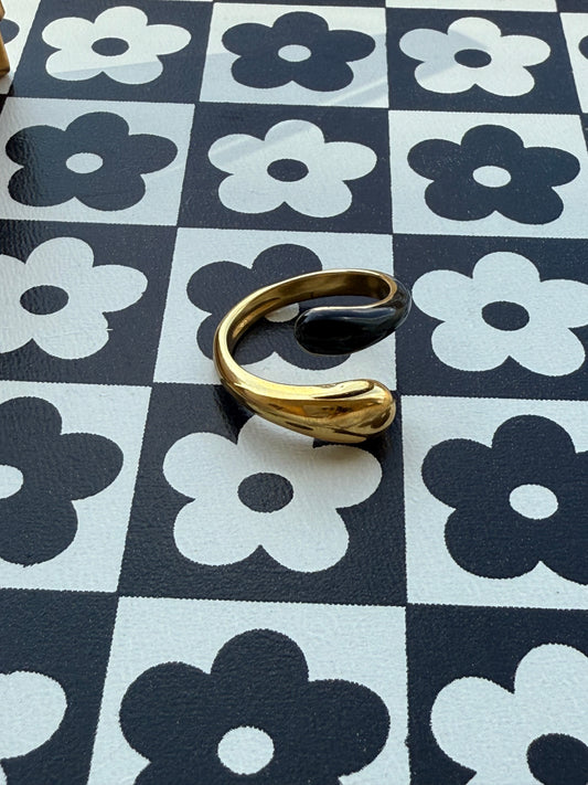 Shadow & Shine Ring