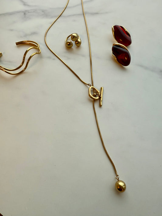 The Gold Hanging Necklace