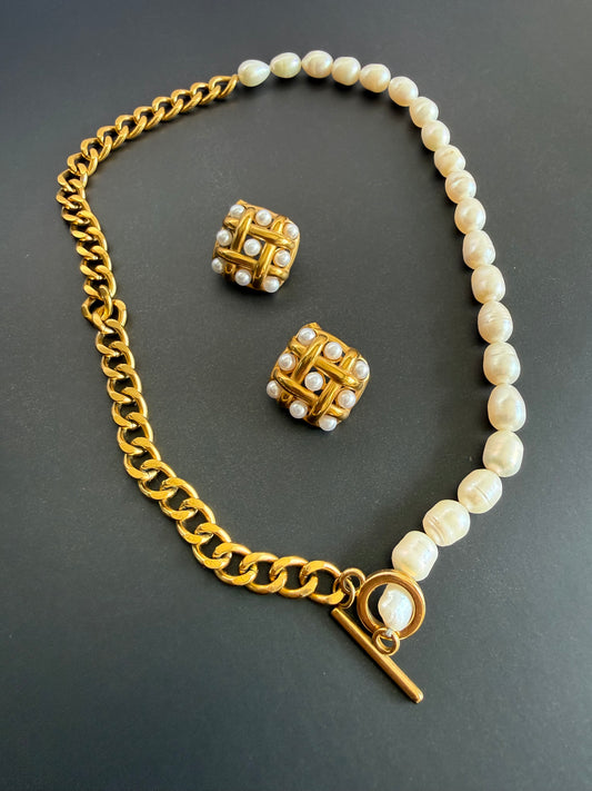 The Lavish Pearl Link Set