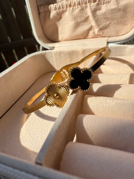 Eternal Clover Bangle