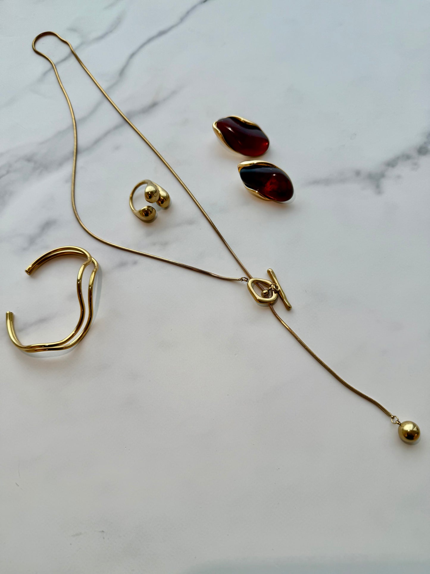 The Gold Hanging Necklace