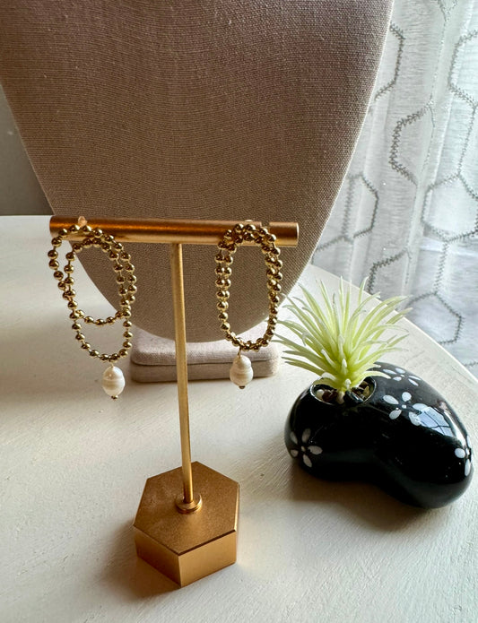 Ivory Kiss Earrings