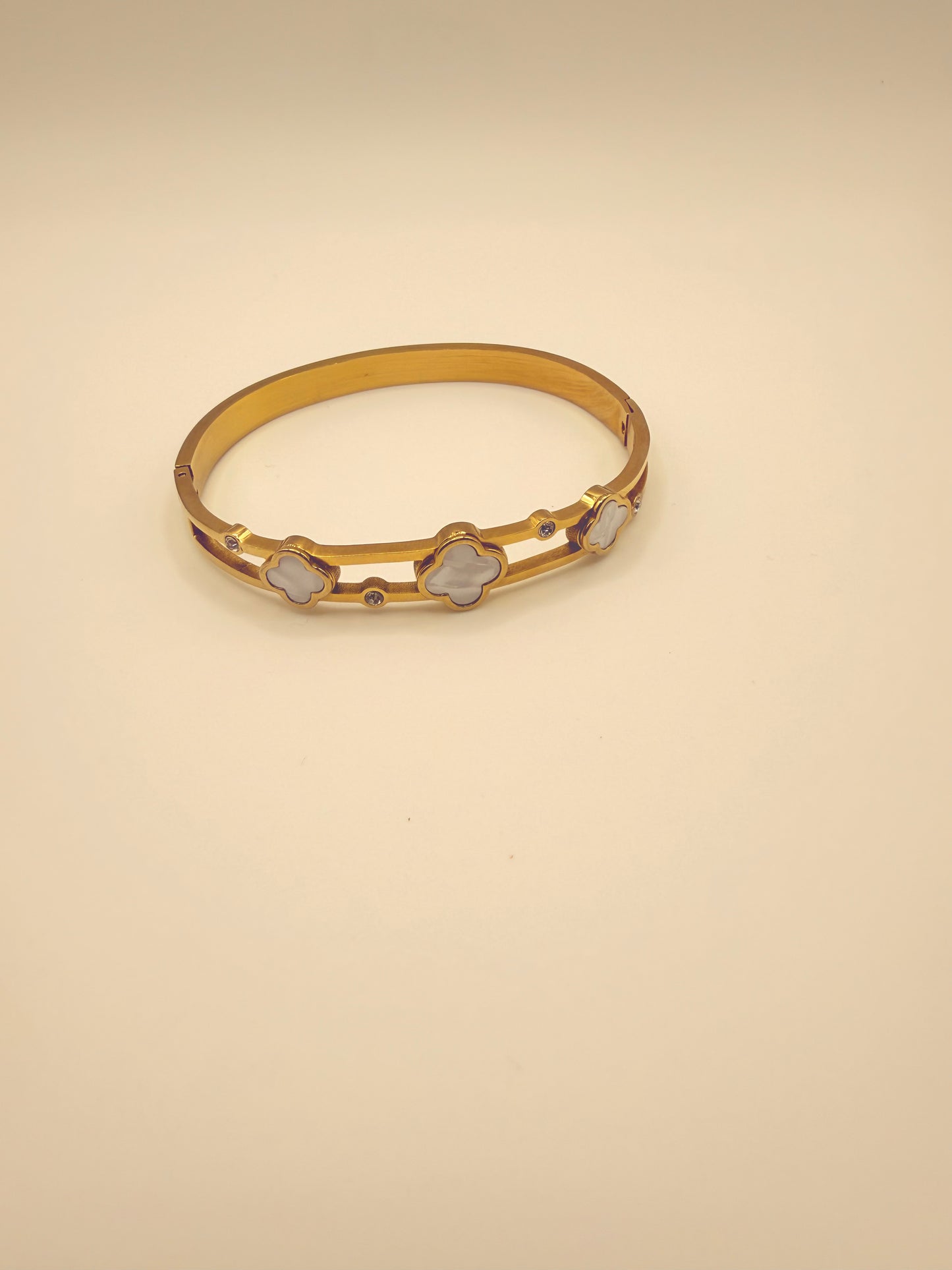 Ivory Clover Bangle