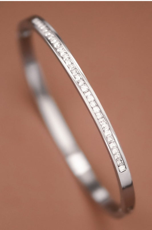Luxe Shine Bangle